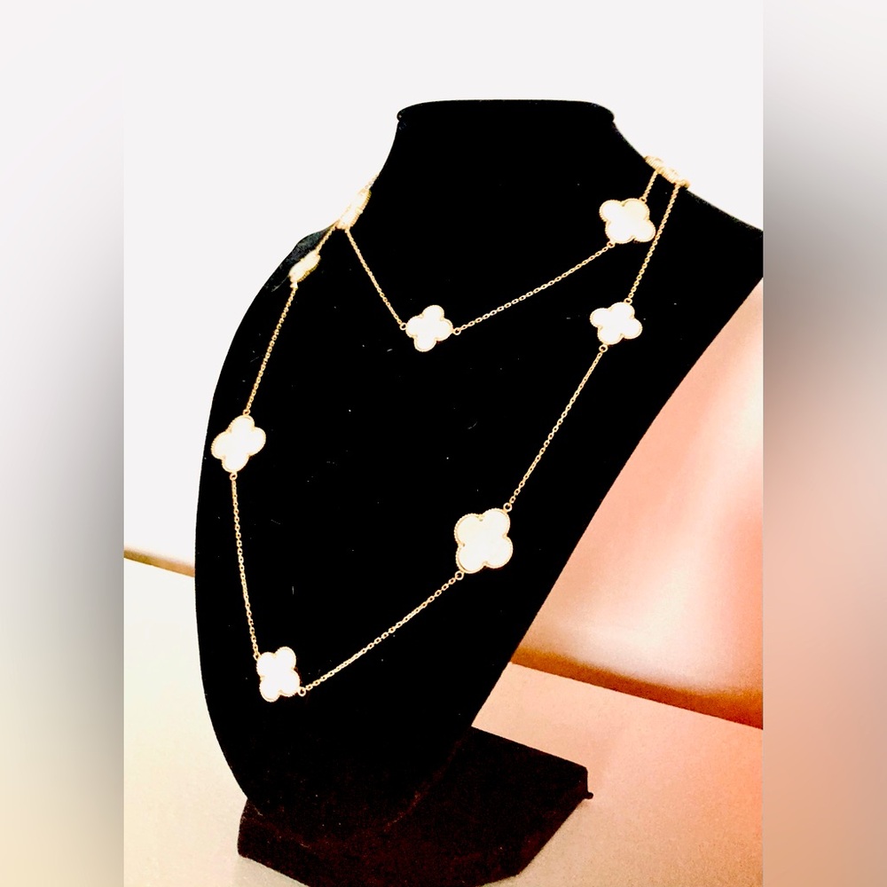 Clover VC like Necklace